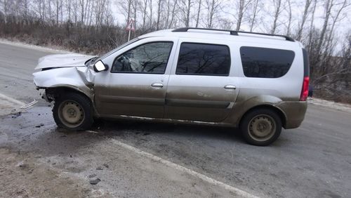 Четыре человека пострадали в лобовом столкновении под Невьянском