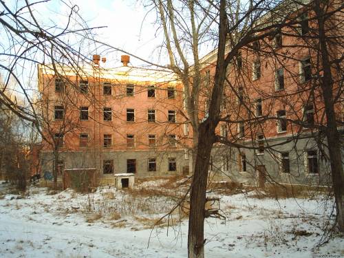 Двор дома по ул. Ленина,1